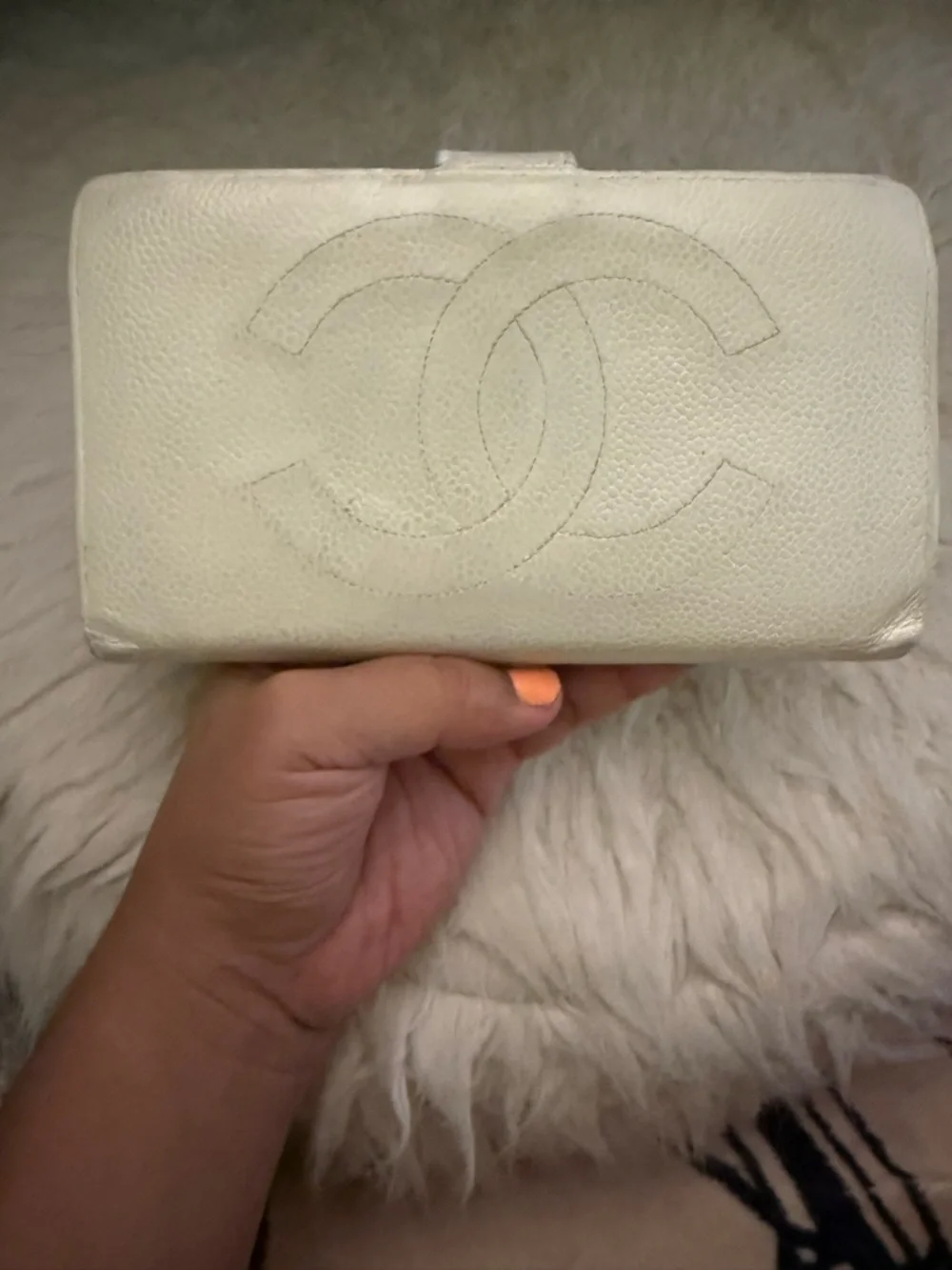 Authentic Vintage Chanel White Wallet - Picture 16 of 16